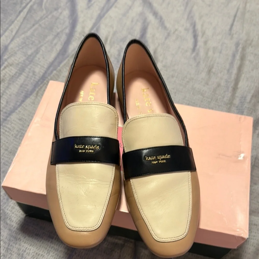 Kate Spade Cream and Black Flats for Effortless Elegance - Picture 7 of 9